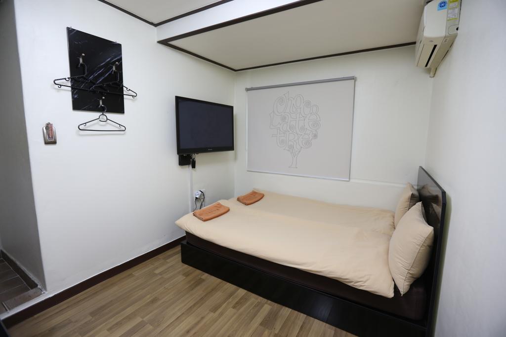 Chocolate Tree Sinchon Otel Seul Dış mekan fotoğraf