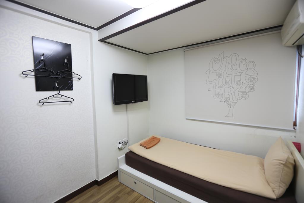 Chocolate Tree Sinchon Otel Seul Dış mekan fotoğraf