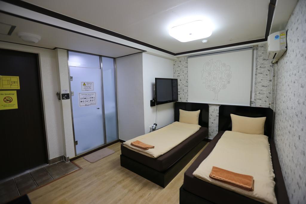 Chocolate Tree Sinchon Otel Seul Dış mekan fotoğraf
