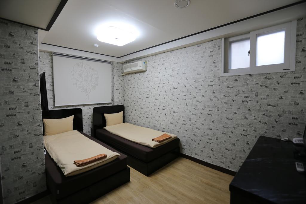 Chocolate Tree Sinchon Otel Seul Dış mekan fotoğraf