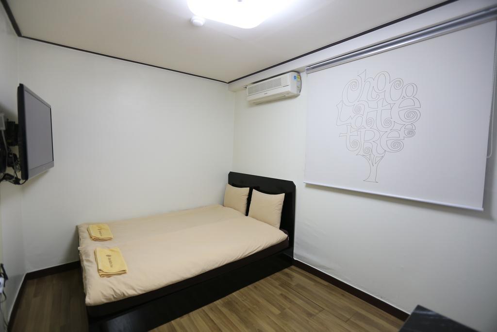 Chocolate Tree Sinchon Otel Seul Dış mekan fotoğraf